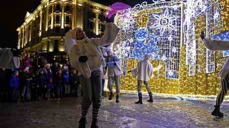 Warschau erwaegt die Weihnachtsbeleuchtung einzuschraenken — World