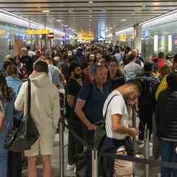 Wie Schiphol muss Heathrow die Zahl der Reisenden reduzieren