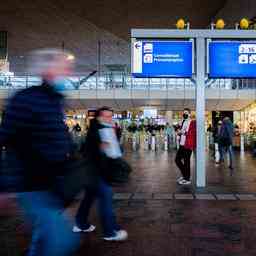 Zugausfall in Rotterdam vorbei NS setzt Extrazuege fuer gestrandete Reisende