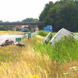 Zwei Maenner sollen bei Autobahnblockade toedlichen Unfall verursacht haben JETZT