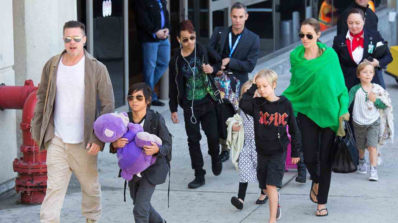 Pitt und Jolie im Jahr 2014 mit ihren Kindern Pax, Maddox, Shiloh, Vivienne und Knox.