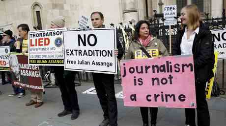Assanges Anwaelte und Journalisten verklagen die CIA — World