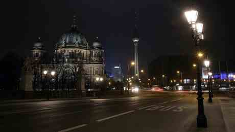 Berlin schaltet die Lichter der Stadt aus um Energie zu