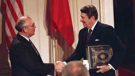 Biden lobt Gorbatschow als „bemerkenswerten Fuehrer — World