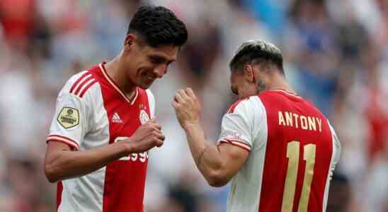 Chelsea bietet zweistellige Millionenbetraege fuer Ajax Spieler Alvarez und PSV Spieler Sangare