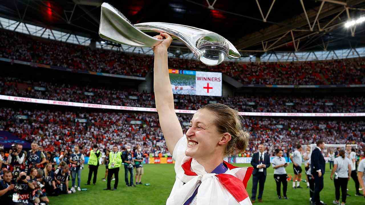 Ellen White war überglücklich, nachdem sie mit England den Europameistertitel gewonnen hatte.