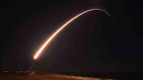 Die USA fuehren ICBM Test nach mehreren Verzoegerungen durch — World