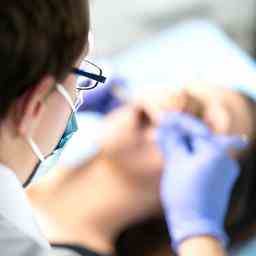 Etwa 120 niederlaendische Zahnarztpraxen werden in den kommenden Tagen wegen