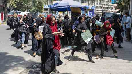 Frauenkundgebung in Kabul gewaltsam aufgeloest – Medien – World