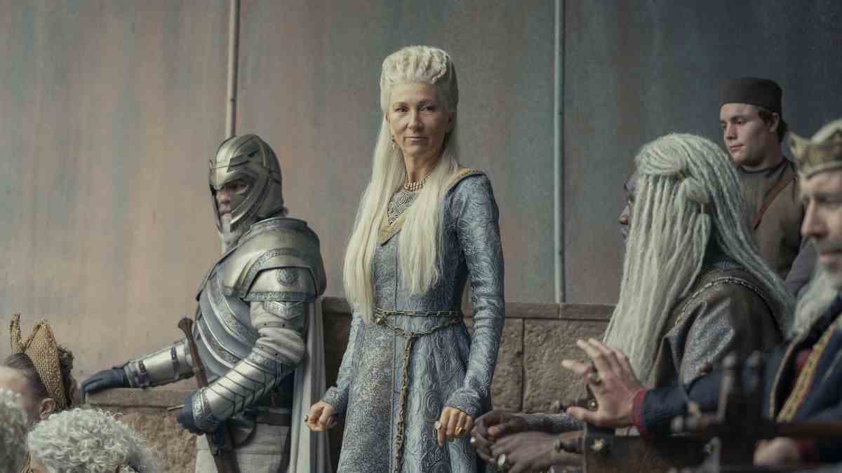 House of the Dragon schreibt die Regeln von Game of Thrones mit einer konventionelleren Storytelling-Struktur und einer fertigen Geschichte von Fire and Blood George RR Martin um, mit der bei HBO gearbeitet werden kann