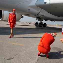 In Russland zerlegen sie jetzt Flugzeuge fuer Teile JETZT