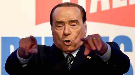 Italiens legendaerer Ex Premier kuendigt Comeback an — World