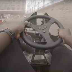 Kartfahren im Gefaengnis Spielshow mit Insassen sorgt fuer Aufruhr in