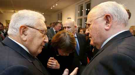 Kissinger trauert um Gorbatschows unerfuellte Vision — World