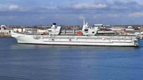 Kommentare der Royal Navy zum Scheitern ihres groessten Kriegsschiffs —