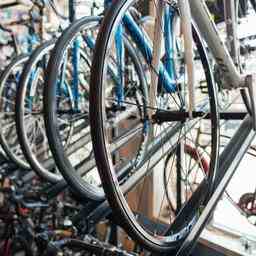 Mehr als 10000 Kinder in Rotterdam haben kein Fahrrad Sammelaktion
