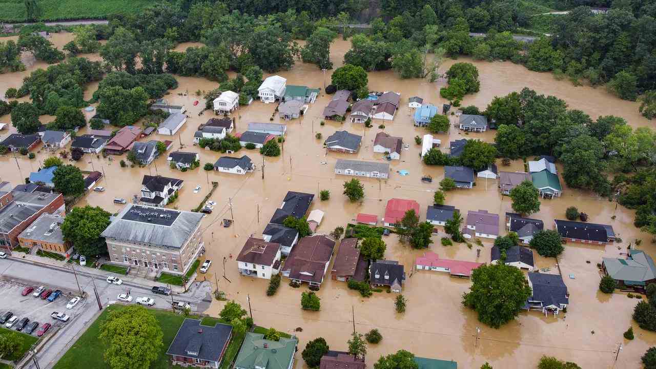 Die Stadt Jackson wird von überschwemmten Flüssen vollständig überschwemmt