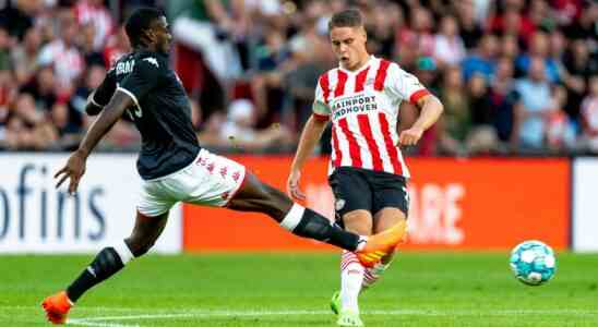 PSV schlaegt Monaco dank Kopfballtor De Jong in Verlaengerung und