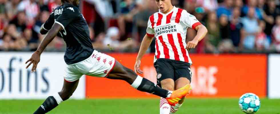 PSV schlaegt Monaco dank Kopfballtor De Jong in Verlaengerung und