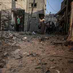 Palaestinenser legen auch Waffen in Gaza nieder Waffenstillstand in Kraft
