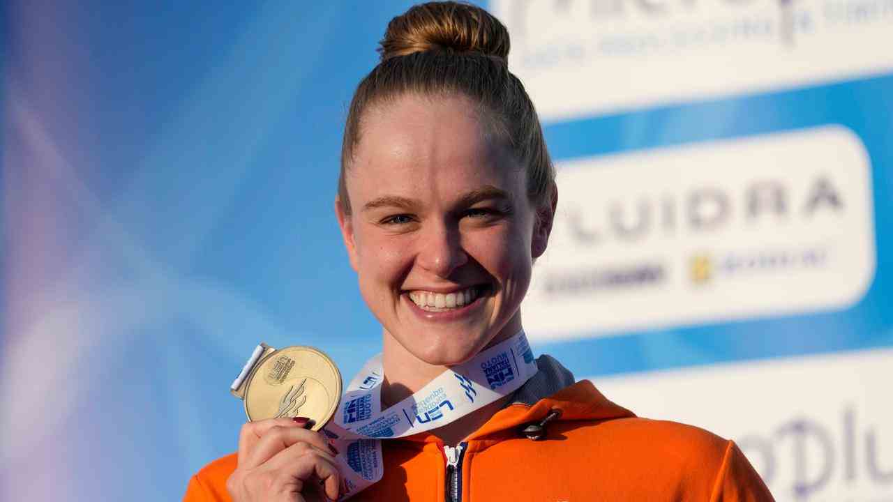 Maaike de Waard mit ihrer Bronzemedaille in Rom.