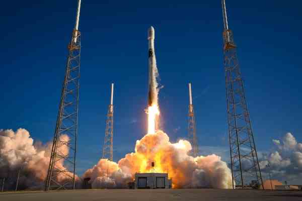 SpaceX startet Suedkoreas erste Mondmission einen Orbiter namens Danuri –