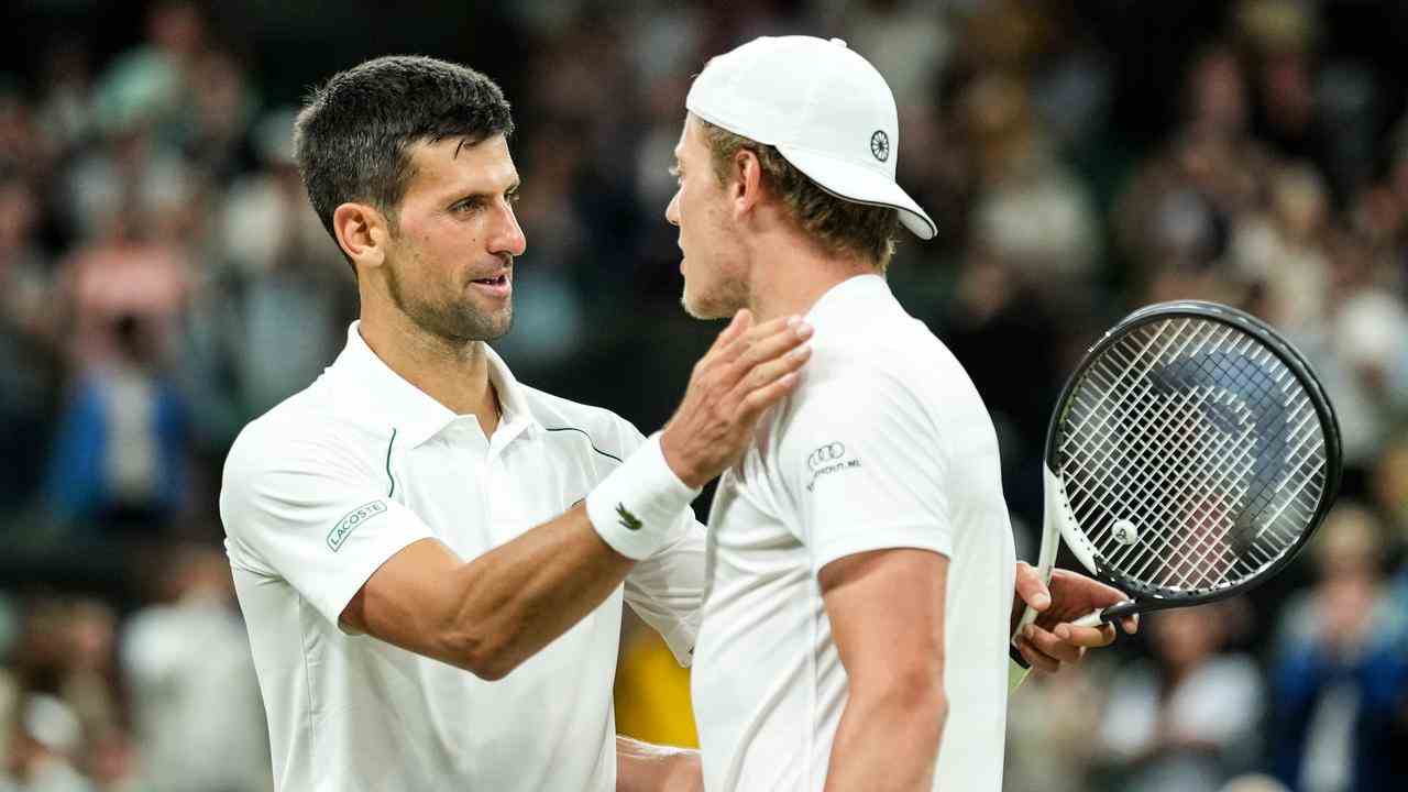 Novak Djokovic brauchte in Wimbledon vier Sätze, um Tim van Rijthoven zu schlagen.