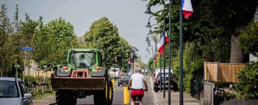 Winterswijk und Meppel entfernen umgekehrte Flaggen weitere Gemeinden folgen