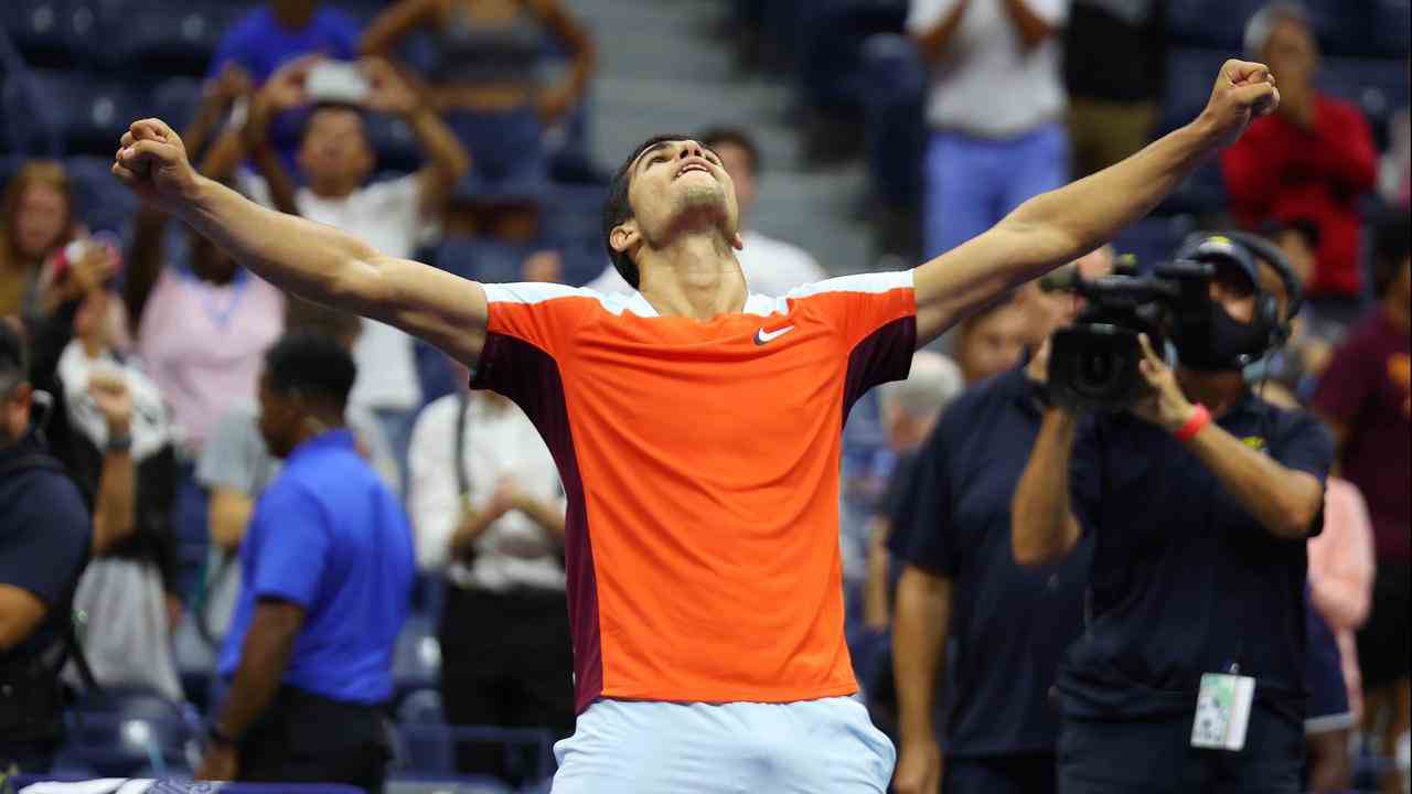 Carlos Alcaraz steht zum zweiten Mal in seiner noch jungen Karriere im Viertelfinale der US Open.