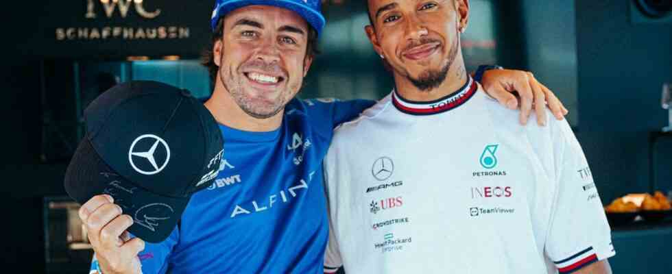 Alonso bedauert Hamiltons Bordfunk und haelt fortan den Mund