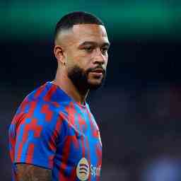 Memphis Depay macht Schluss mit Transfergeruechten „Ich bleibe bei Barcelona