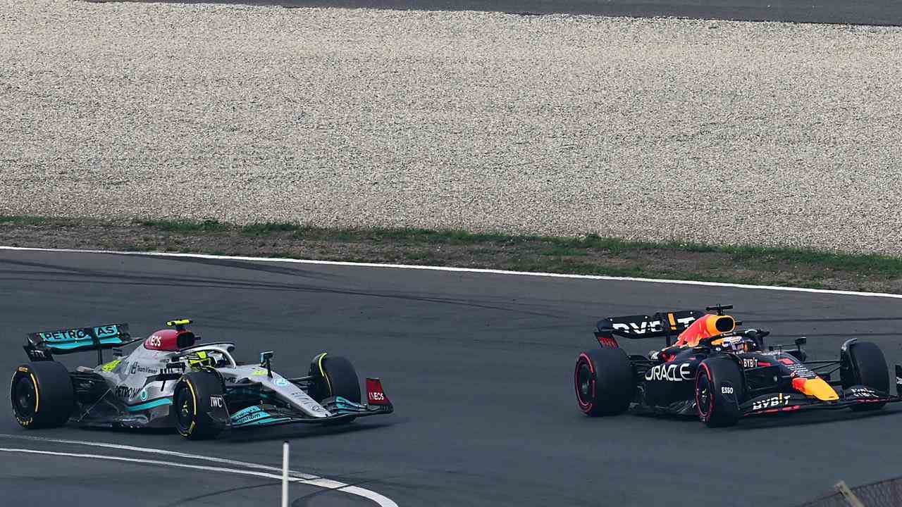 Verstappen überholt Hamilton zum Sieg in Zandvoort.