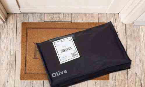 Wiederverwendbares Verpackungs Startup Olive bemueht sich Kleidung von Muelldeponien fernzuhalten •