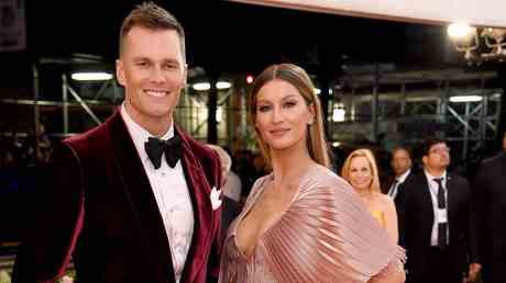 Brady beendet Spekulationen mit Scheidungsankuendigung — Sport