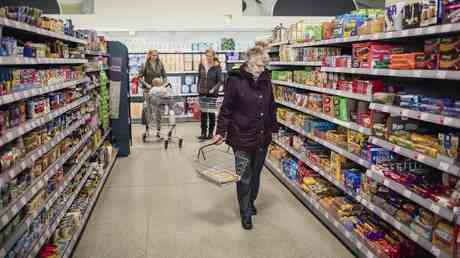 Briten verzichten auf Mahlzeiten um Geld zu sparen – Umfrage