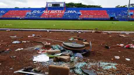 Indonesien zerstoert Ort der Massenpanik Tragoedie — Sport