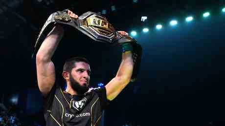 Khabib Schueler wird nach dem UFC Titelgewinn in Dagestan als Held empfangen