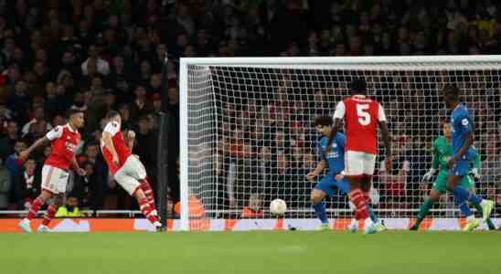 PSV faellt gegen Arsenal zu kurz und verliert Nachholspiel in