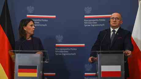 Polen fordert Reparationen aus dem Zweiten Weltkrieg von Deutschland —