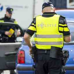 Agenten nehmen fuenfzehn Umschlaege mit Drogen bei Grenzkontrollen Breda