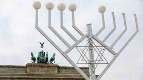 Anfuehrer fordert Juden auf Deutschland nach Israel zu verlassen —