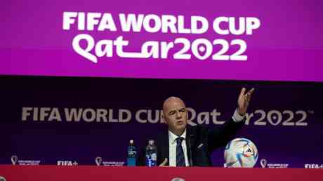 Der Westen kann Katar keine Belehrungen erteilen sagt FIFA Chef —