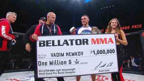 Der russische MMA Star landet nach der Titelverteidigung 1 Million Dollar
