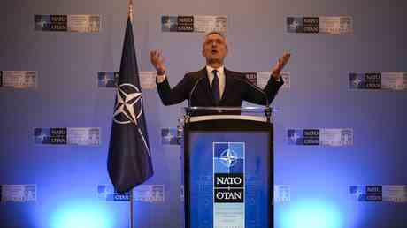 Die NATO bekraeftigt die „Politik der offenen Tuer fuer die