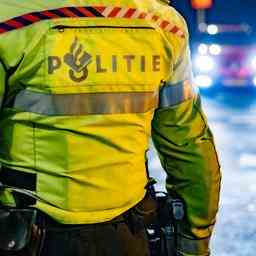 Die Polizei Rotterdam entzieht dem betrunkenen LKW Fahrer den Fuehrerschein