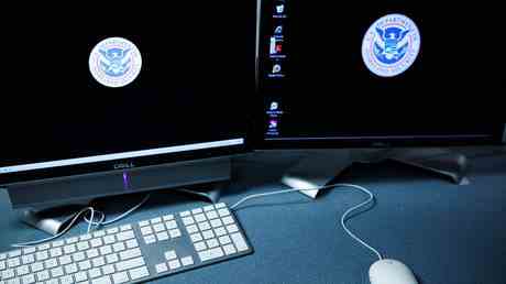 Die US Cyber Agentur haelt die Arbeit des „Wahrheitsministeriums am Leben Lecks