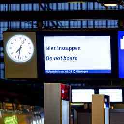 Digitalbildschirme Bahnhoefe und NS Fahrplanauskunft funktionieren wegen Stoerung nicht Inland