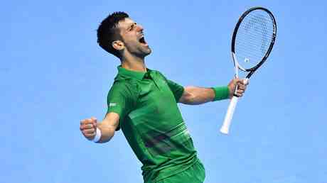 Djokovic schlaegt Medvedev um den Siegesrekord bei den ATP Finals aufrechtzuerhalten