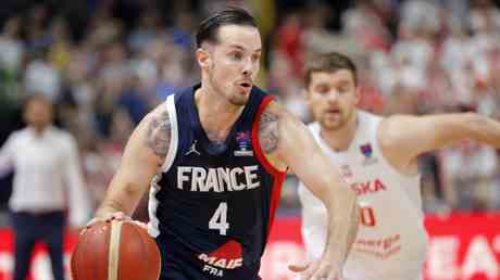 Franzoesischer Basketballstar nach Eintritt in russisches Team gesperrt — Sport
