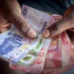 Ghanas Zentralbank erhoeht die Zinssaetze auf 27 Prozent gegen die